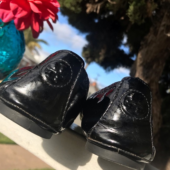 Women's Tory Burch Eddie Flat in Black Patent - Picture 4 of 8